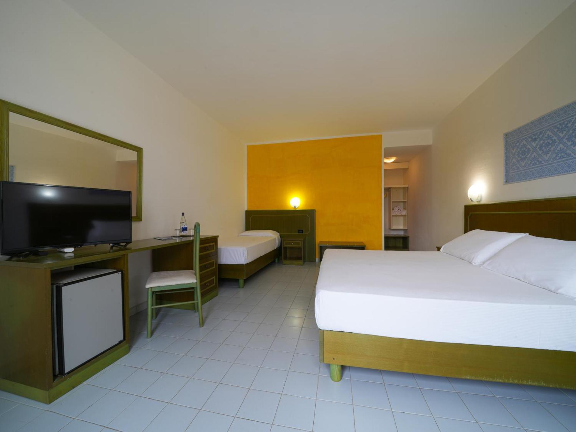 Le Tonnare Di Stintino - Beach Resort Exterior photo